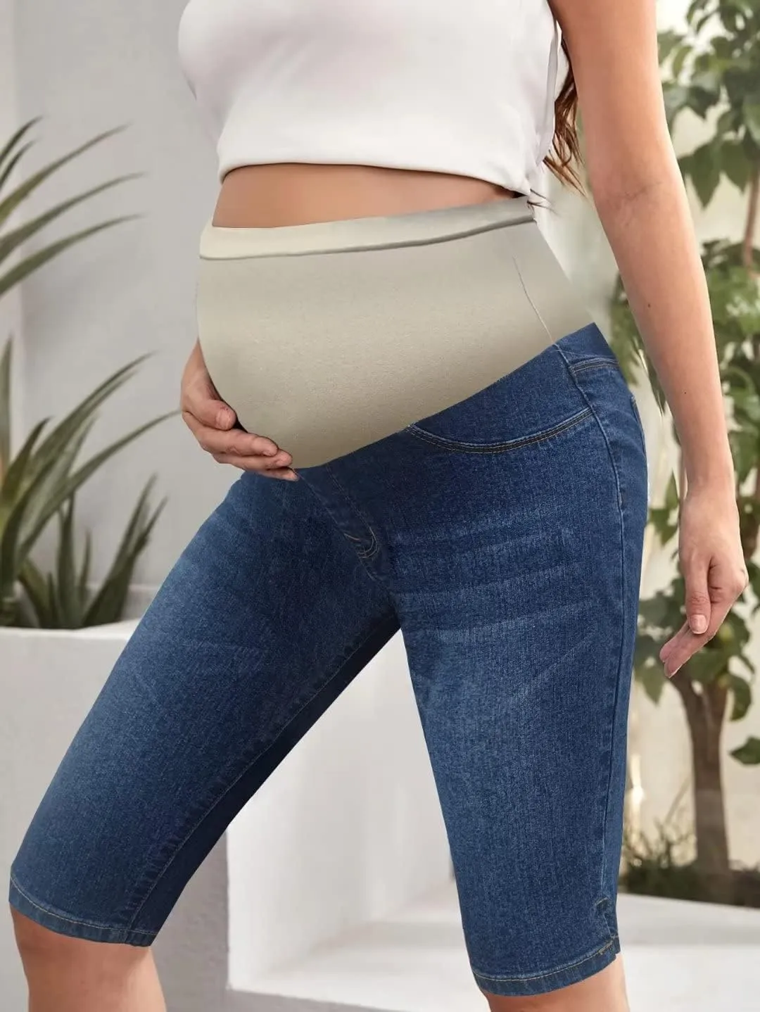 Hybrid & Company Women Super Comfy Stretch Maternity Bermuda