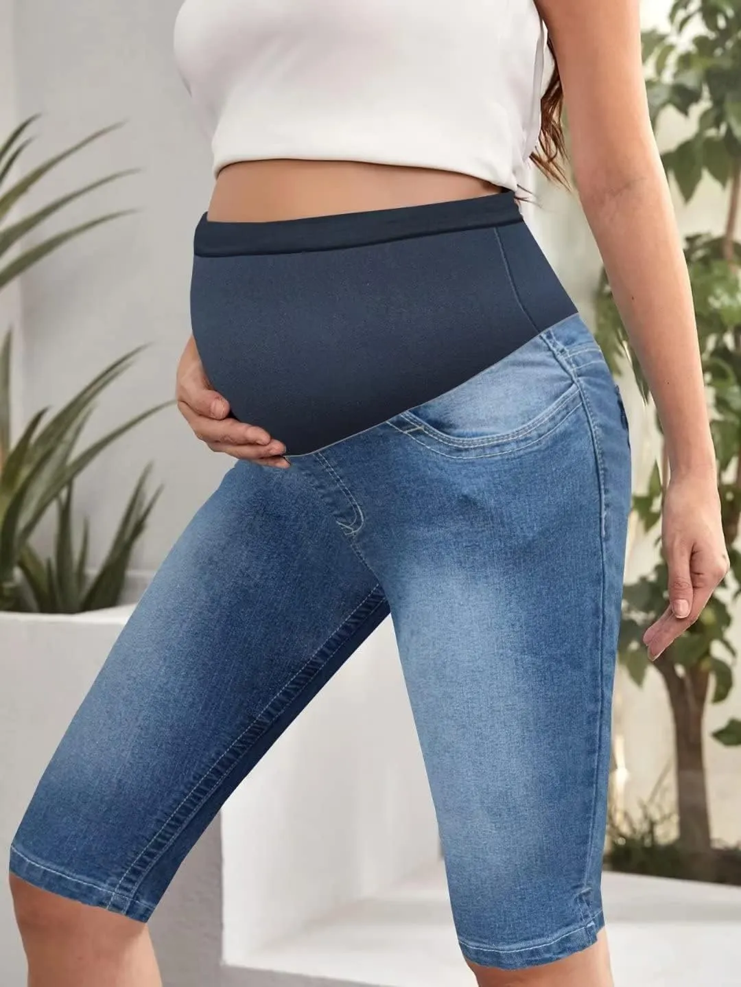 Hybrid & Company Women Super Comfy Stretch Maternity Bermuda